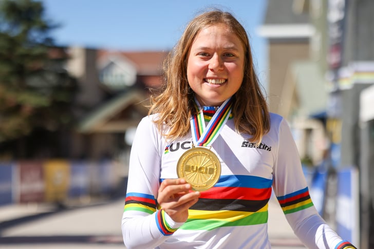 Mona Mitterwallner mit ihrer 3. WM-Medaille Copyright: Michele Mondini