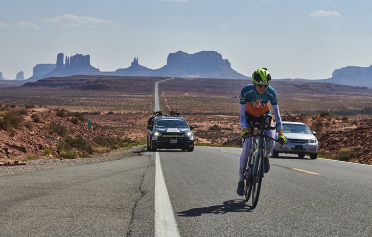 Nicole Reist Ultracycling RaceAcrossAmerica 2022, Monument Valley ©Foto: Noah Diesing