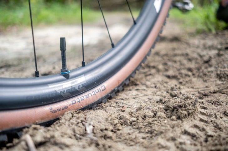Pirelli Cinturato Gravel S // Credits damianifed