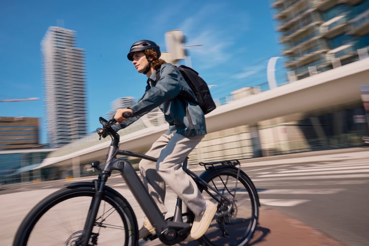 Kalkhoff schließt sich mit UNIT 1 zusammen, um sicheres Radfahren in der Stadt zu fördern ©