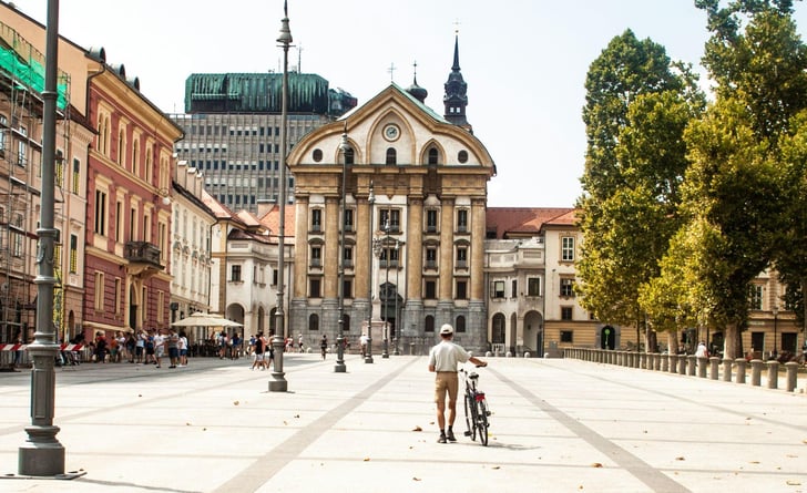 buycycle stellt die Fahrrad Paradiese für den Sommer 2024 vor. Photo by Bram van Geerenstein on Unsplash