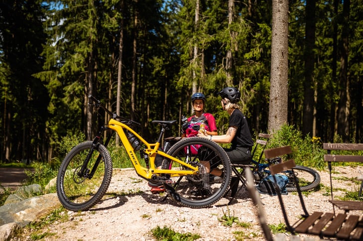 Pause bei der E-Mountainbike-Tour ©TQ-Group
