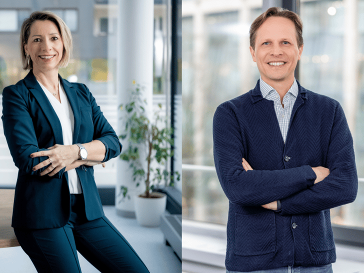 Alteos und JobRad® Österreich starten gemeinsame Kooperation: li. Katrin Stope (Geschäftsführerin JobRad Österreich), re. Dr. Sebastian Sieglerschmidt (Geschäftsführer Alteos) ©
