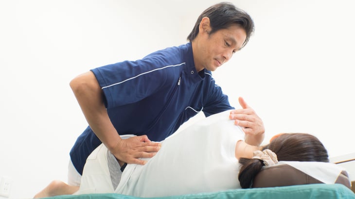 正確な骨盤矯正により、ふくらはぎと足の裏に違和感が消失していきます。