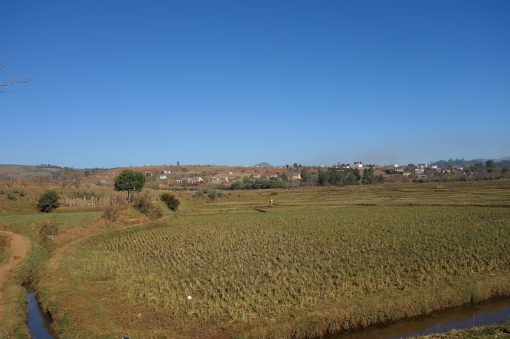 ドライブの途中で出会った農村エリア。どこか懐かしい、日本の原風景を思わせます。