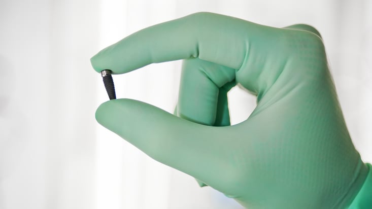 ParoSphère | Les maladies péri-implantaires. Crédit photo : © Daniel Zgombic