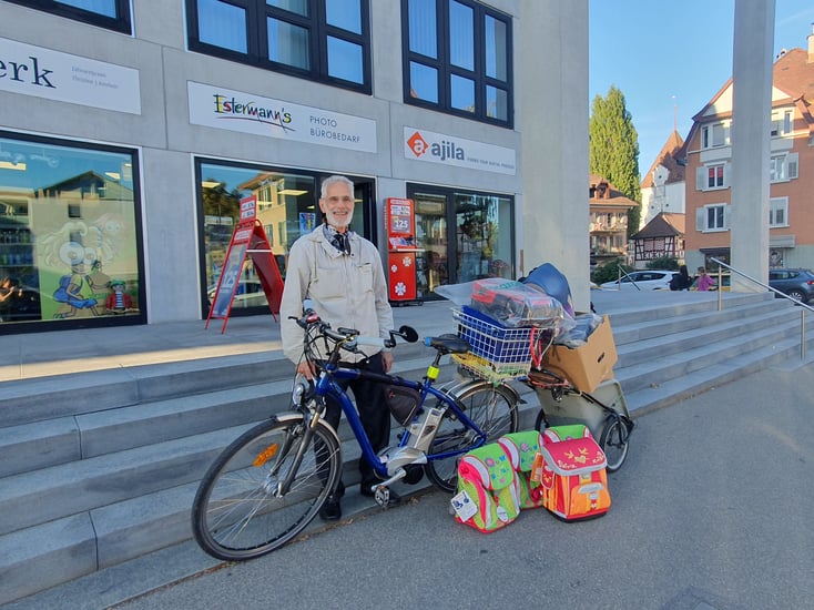 Franz Bühler nimmt unsere Spende für die Ukraine gerne entgegen!