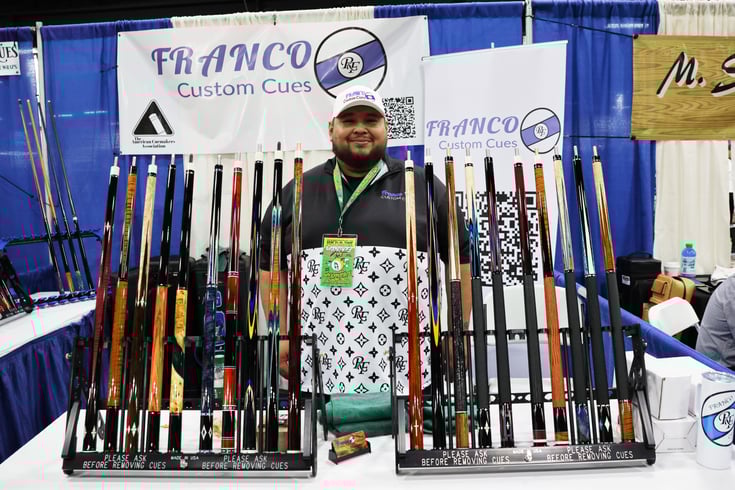 ロベルト・フランコのブース。シャツの柄が怪しい（笑）