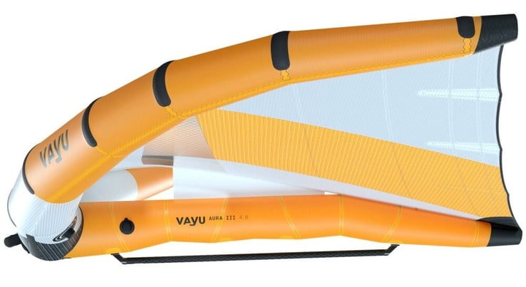 Vayu Aura III Wing White Orange mit Boom bei WindSucht