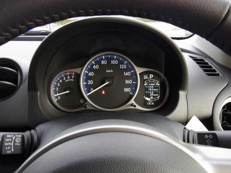 デミオスカイアクティブメーター