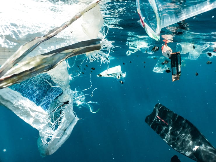 pollution des oceans par le plastique catastrophe environnementale