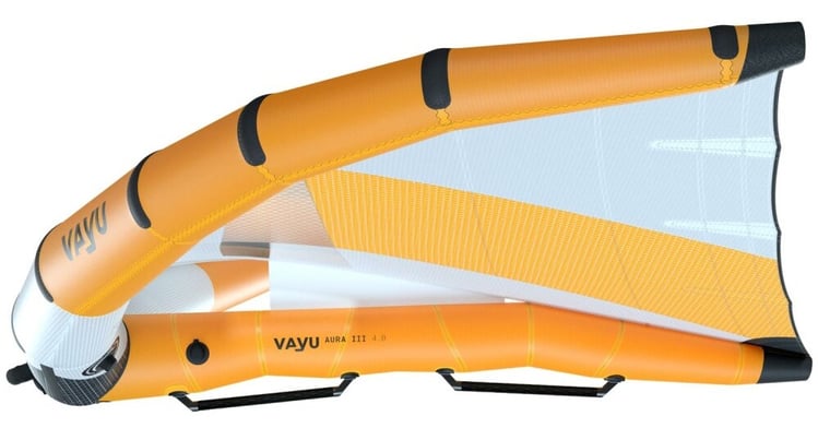 Vayu Aura III Wing White Orange mit Handles bei WindSucht