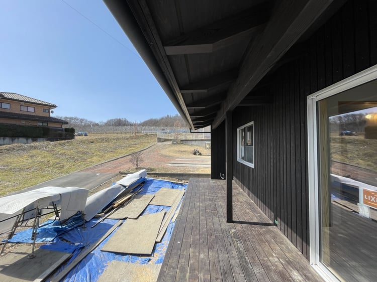 長野県 松本市 安曇野市 建築設計事務所 建築家 news設計室 丸山和男 住宅設計 設計監理 haamaiの家 信州産カラマツT&Tパネル デッキ工事