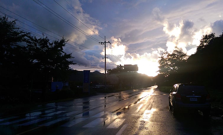 Nur einen Tag und eine Nacht gibt es heftigen Regen und Wind. Sonst superschönes Herbstwetter.