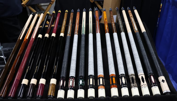 ジョスのブースには昔懐かしいデザインの再生産モデルが並ぶ