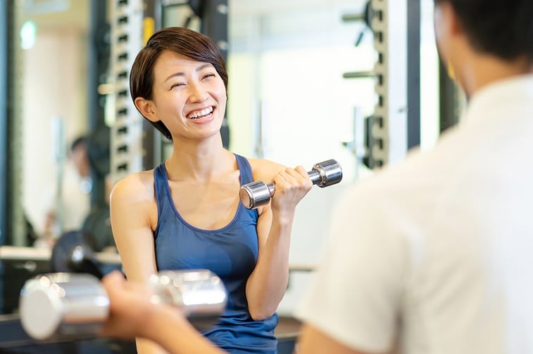 レノモスなら、マンツーマンサポートであなただけのメニューで運動ができる