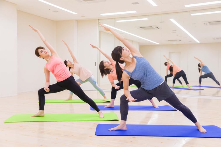 無理なく筋トレ・筋活できる方法としてヨガがおすすめです。