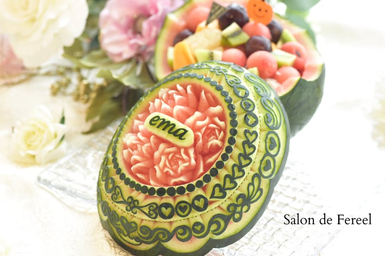 カービング　スイカ　メロン　教室　フルーツ　彫刻　大阪　オーダー　習い事　誕生日プレゼント　結婚式　カッティング　ソープ　似顔絵　お供え　飾り切り　石鹸