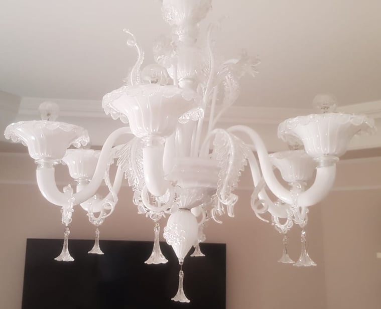 miss-veneziana-lampadario-murano-bianco