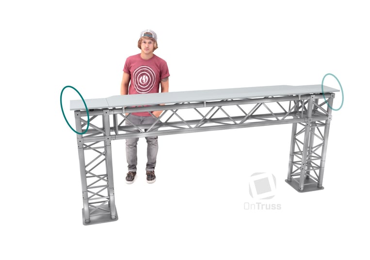 OnTruss EventBoard Corner C90A - zwei EventBoard Corner C90A als Endstücke rechts und links an einer geraden Theke / Tresen / Bar