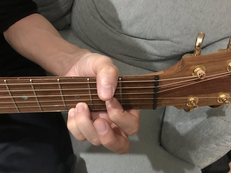 Dsus4の押さえ方