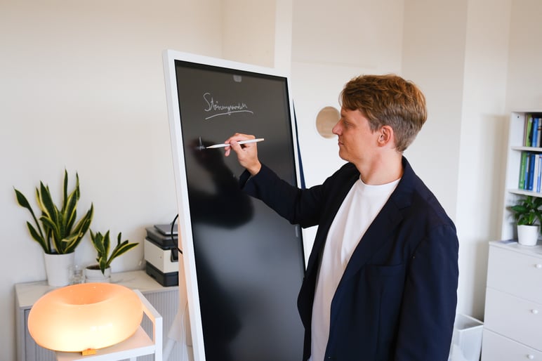 Maximilian Kischkat am Flipchart