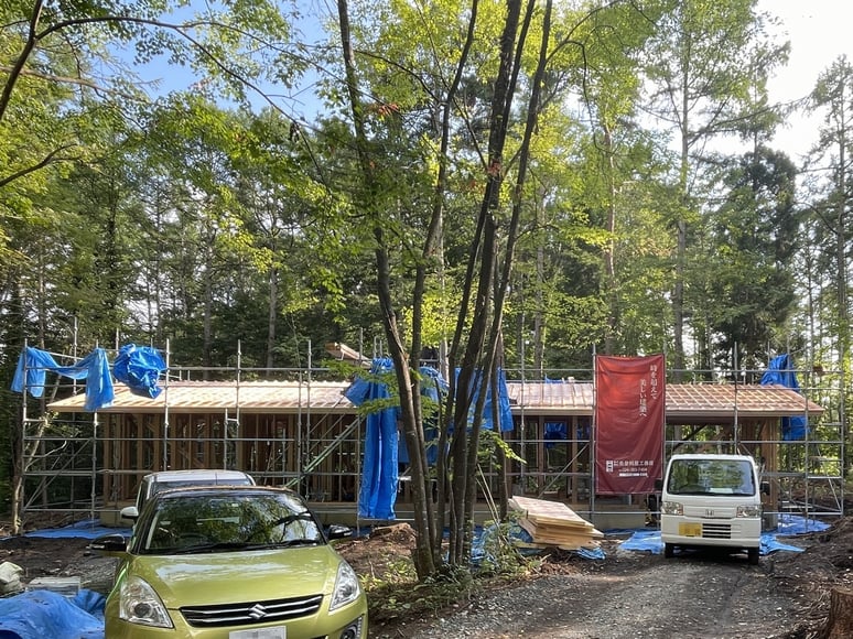 長野県　松本市　長野市　飯綱高原　建築設計事務所　建築家　news設計室　丸山和男　別荘設計　飯綱山荘Ⅲ　屋根断熱工事