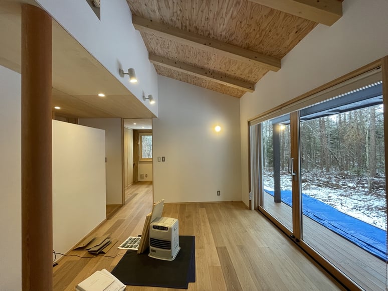 長野県　松本市　長野市　飯綱高原　建築設計事務所　建築家　news設計室　丸山和男　別荘設計　飯綱山荘Ⅲ　木製建具工事