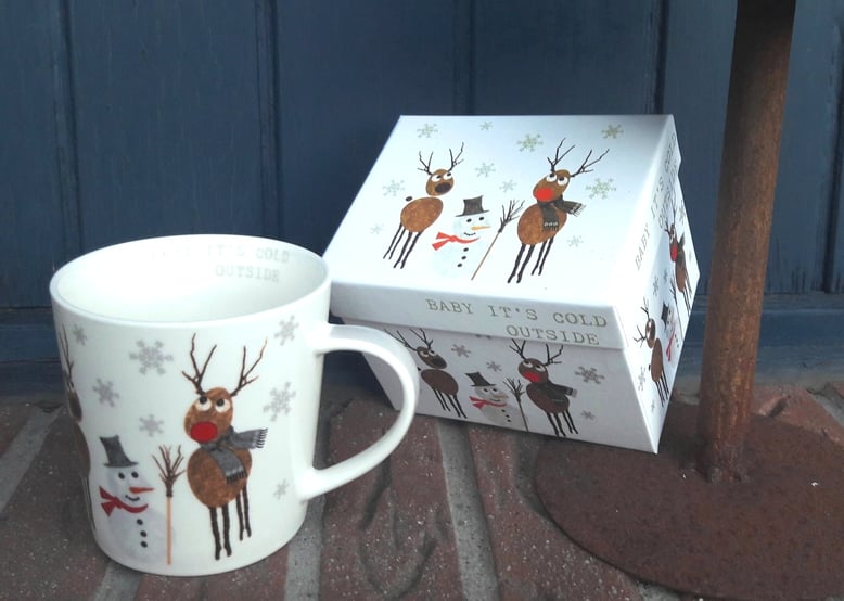 tasse mit rentier und schneemann winter motiv