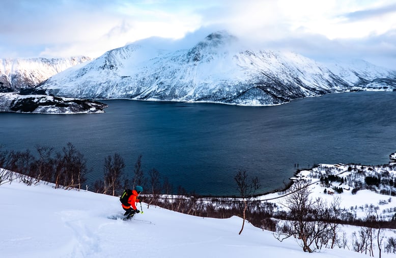 Abfahrt vom Saeterfjellet zum Gullesfjorden hinunter, leider bei etwas trüben Verhältnissen