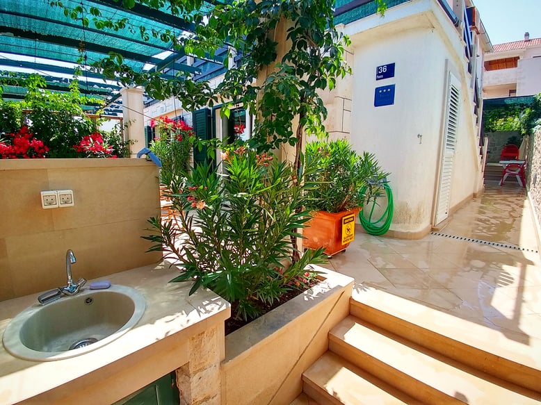 #povlja #islandbrac #wyspabrac #isolabrac #inselbrac #adriatic #sea #mare #meer #dalmatia #dalmazia #dalmatien #croatia #croazia #chorwacja #kroatien #apartmentspovlja #holidayapartments #vacation #vacanze #urlaub  