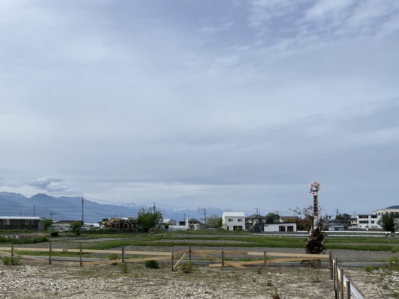 長野県　松本市　安曇野市　建築設計事務所　建築家　news設計室　丸山和男　住宅設計　設計監理　島内の家Ⅲ　丁張り　着工　基礎工事