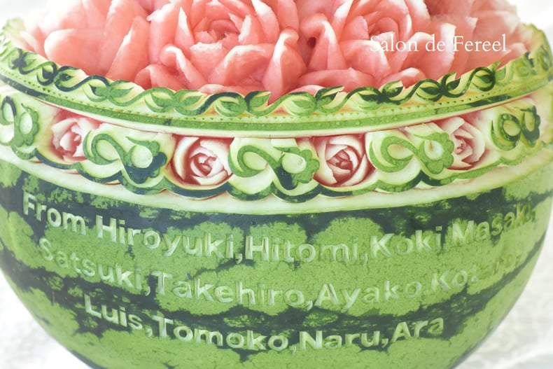 カービング　スイカ　メロン　教室　フルーツ　彫刻　大阪　オーダー　習い事　誕生日プレゼント　結婚式　カッティング　ソープ　似顔絵　お供え