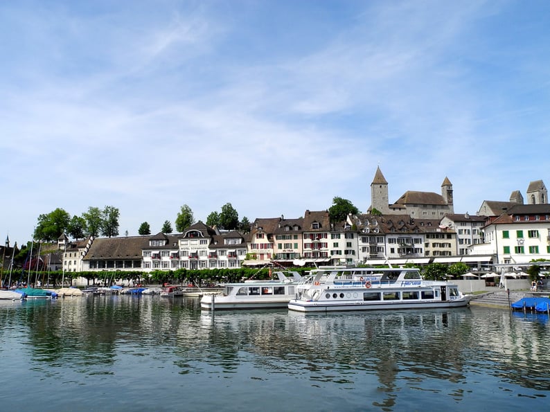 Rapperswil-Jona mit Hafen und Burg