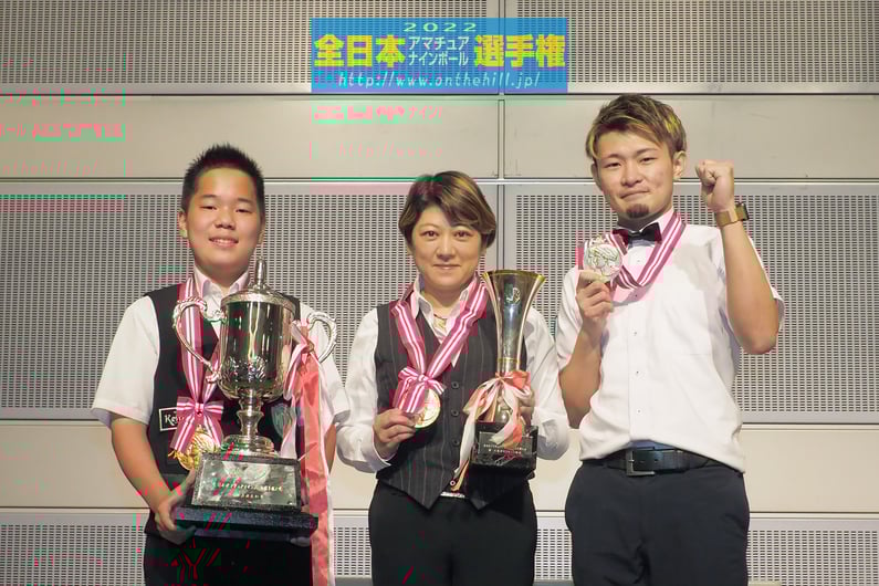 左から、A級優勝：織田賢人、女子級優勝：増田真紀子、B級優勝：幸本拓巳。Photo Courtesy of On the hill !