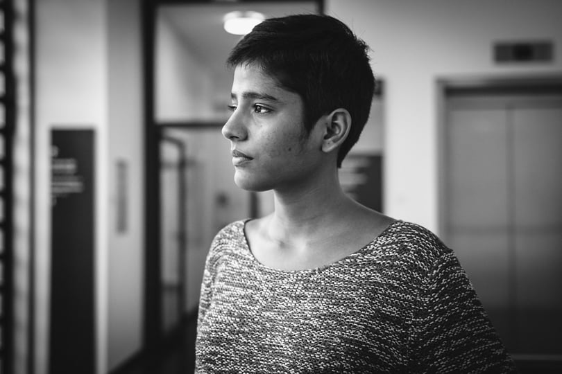 Sehr ruhies Portrait einer Frau in der Universität Erlangen