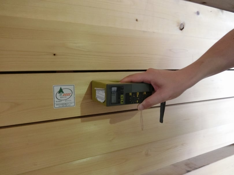 長野県　松本市　安曇野市　建築設計事務所　建築家　news設計室　丸山和男　住宅設計　設計監理　穂高の家Ⅰ　材木検査　含水率