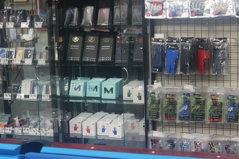 NEW ART西千葉ショールームのグローブコーナー