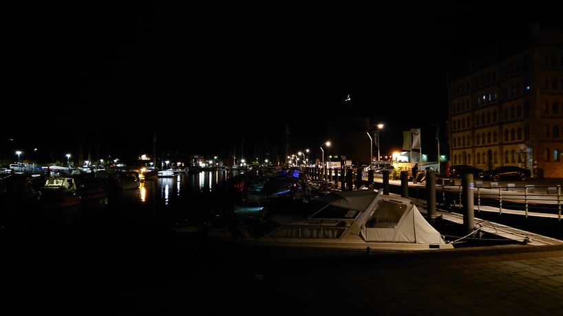 An der Hafenspitze von Eckernförde ist die Runde um Deutschland um 23.00 Uhr geschlossen
