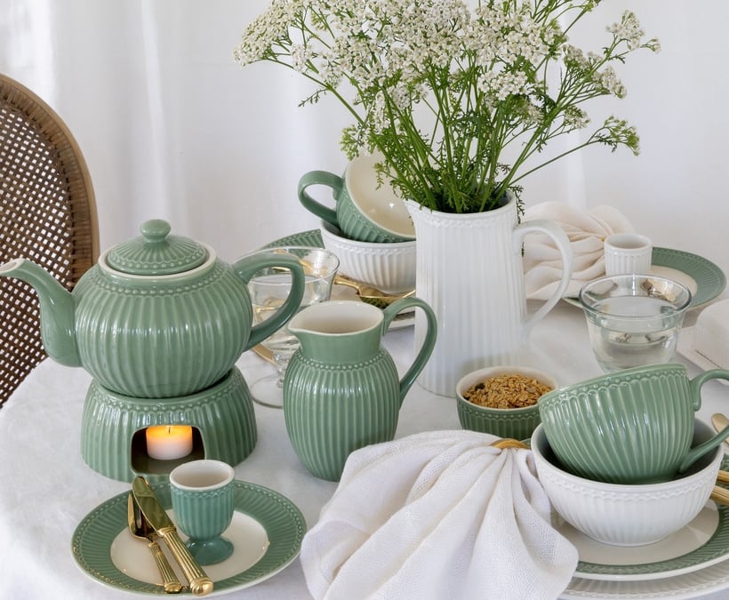 lieblingsgeschirr-keramik-salbei-gruen