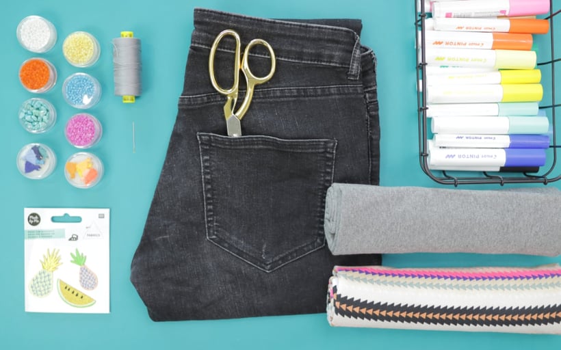 [Werbung] DIY Umstands-Shorts aus alten Jeans selber machen für den Sommer und das Festival mit Stickerei, Perlen, und Pintor Stiften. DIY Anleitung von DIY Eule.