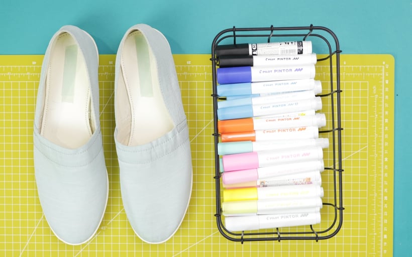 [Werbung] DIY Stoffschuhe bemalen für den Sommer und das Festival mit Pintor Stiften. DIY Anleitung von DIY Eule.