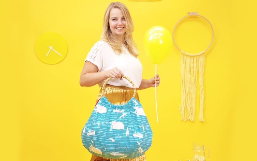 #HenkeltascheHailey aus dem #DIYeuleBuch : Nähanleitung für eine Wendetasche mit Bambushenkeln. Die Tasche ist sehr einfach zu nähen und perfekt für Nähanfänger. Die Taschenhenkel machen sie zu einer  Sommertasche. Schnittmuster + Anleitung von DIY Eule.