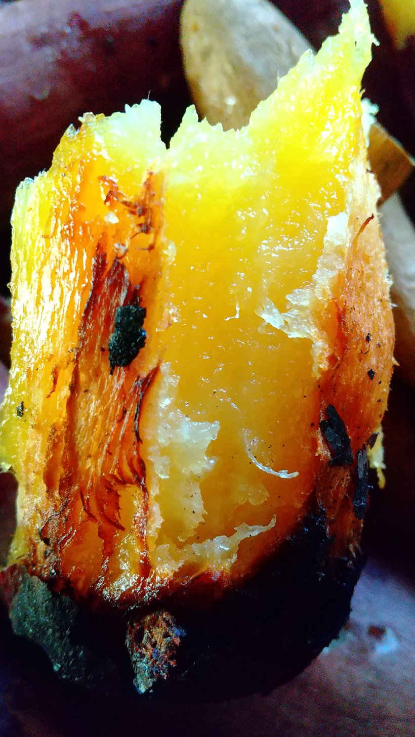 下処理無しで　ただ焼くだけでねっとり甘いとても美味しい焼き芋が誰でも簡単にできます