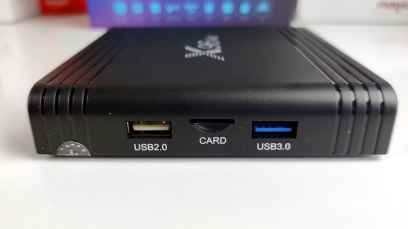 Box TV X96 Air connectique côté