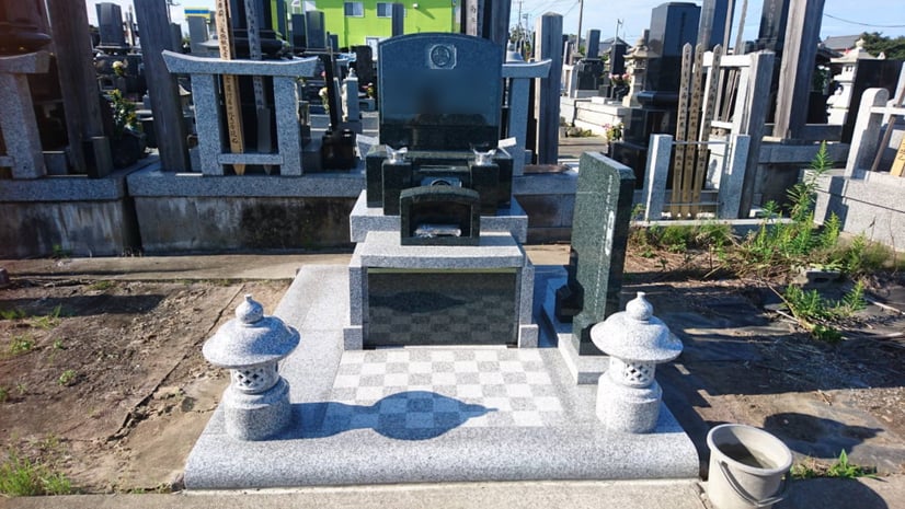 墓所　アーバングレイを使用した墓石