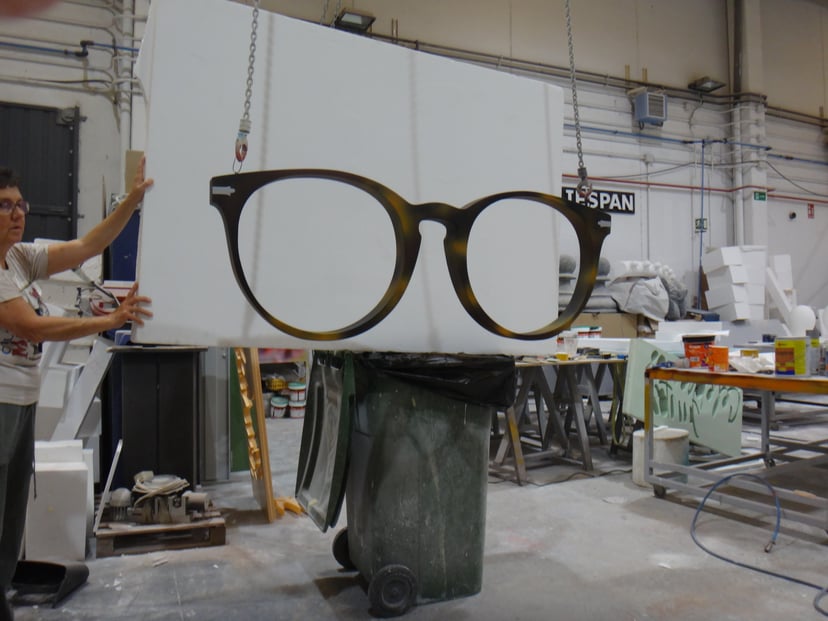 Gafa Gigante, como reclamo de escaparate, para una óptica en Valencia