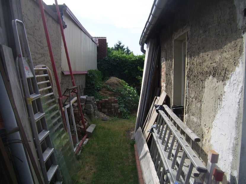 Hinten in der Ecke war das Plumpsklo