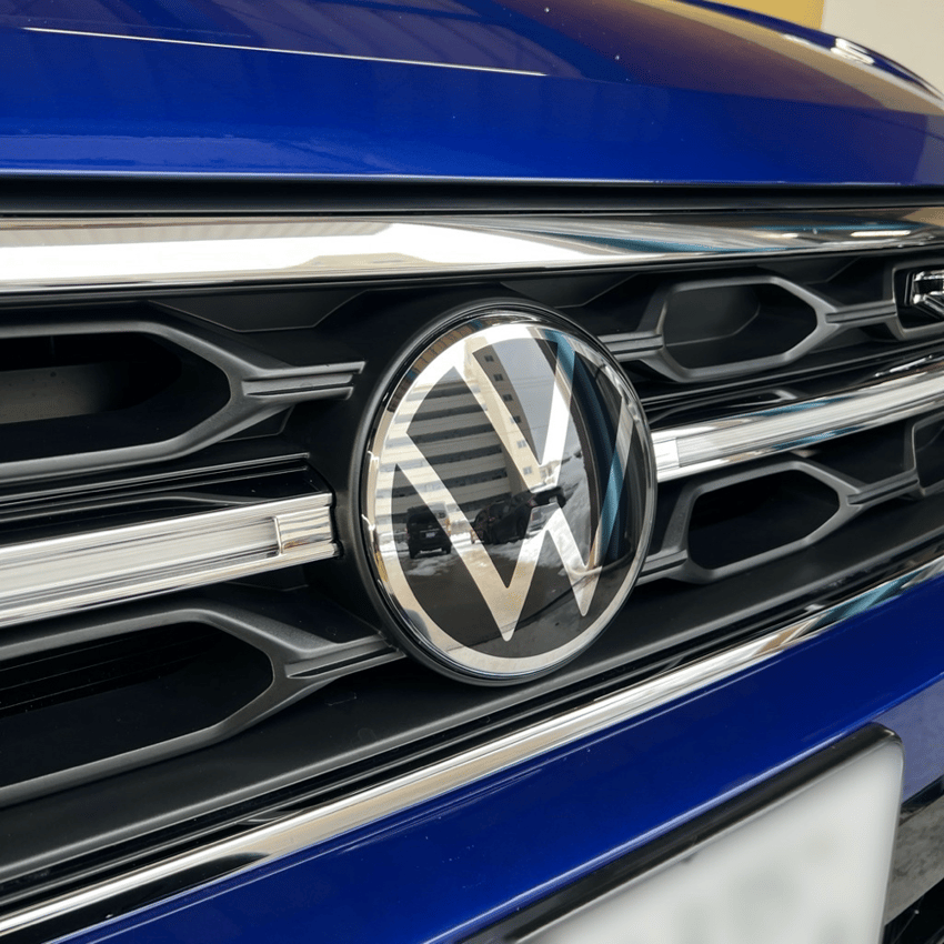 Volkswagen・T-ROC R　プロテクションフィルム施工　新潟　XPEL ULTIMATE FUSION　エンブレム