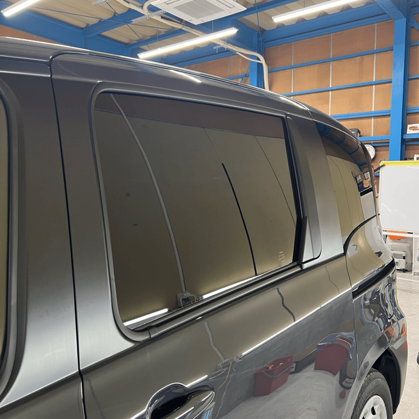 トヨタ　シエンタ　カーフィルム施工　WINCOS　後席